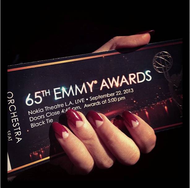 Sarah_Hyland_Red_Carpet_Manicure_Emmys_2013 (2)